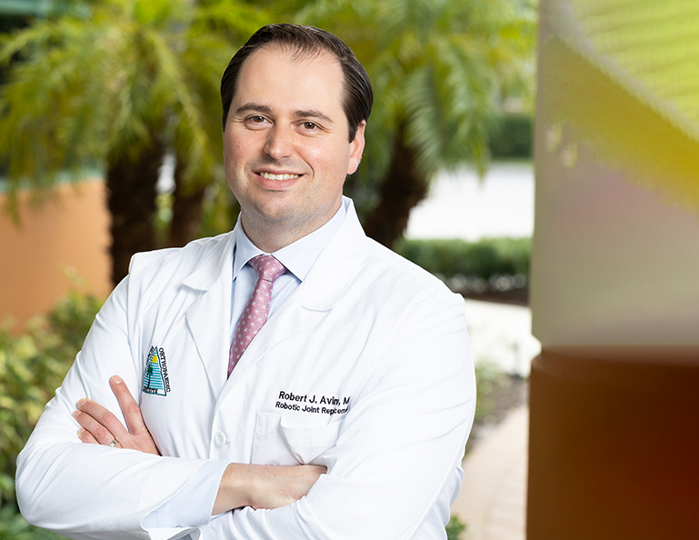 robert-j-avino-md