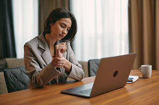Blog - Carpal Tunnel Syndrome: Causes, Symptoms, and When Surgery Is the Answer