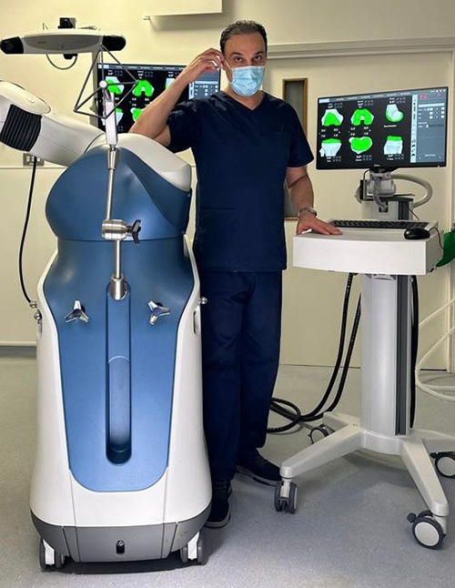 Recognised as Great Britain's No. 1 Mako®  Robotic Knee &  Hip Surgeon 